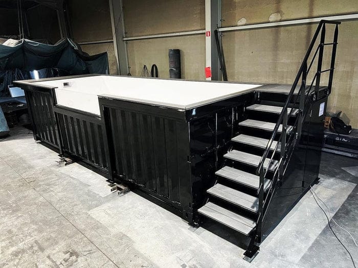 Piscine Conteneur 6 Mètres — Finition Noire